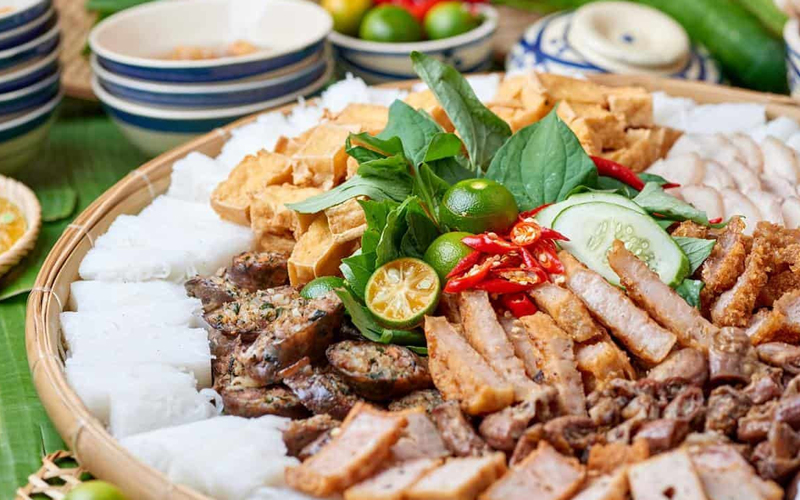 Bún đậu mắm tôm việt trì và bánh mì minh phương quán